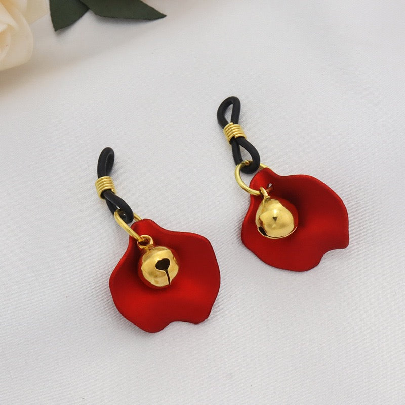 Gothic Petal Bell Pendant - Multi-Color Clip Attachment close-up detail | Blackyyds
