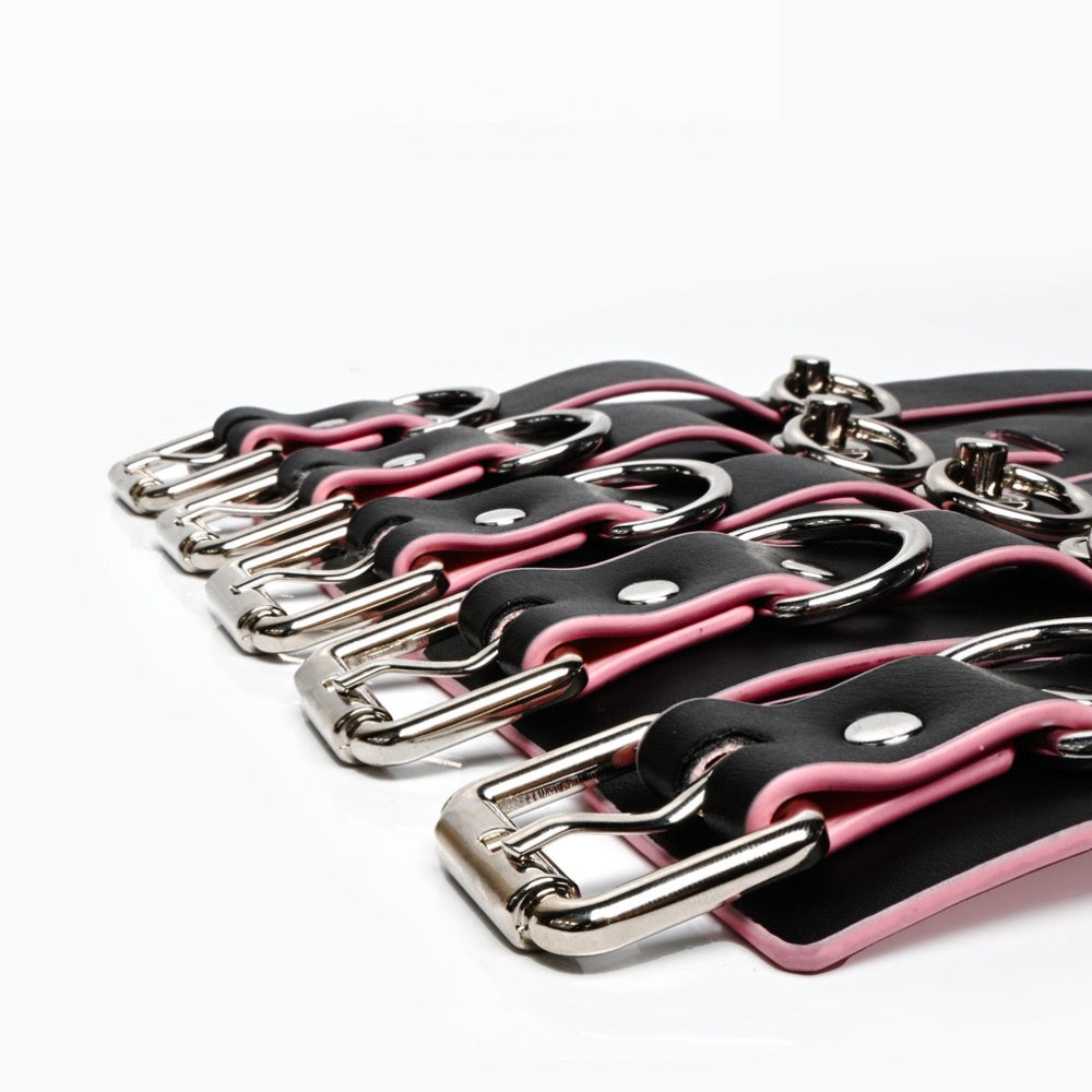 Gothic Pouch Storage Set - 8-Piece Black-and-Pink y2k jewelry detail shot | Blackyyds