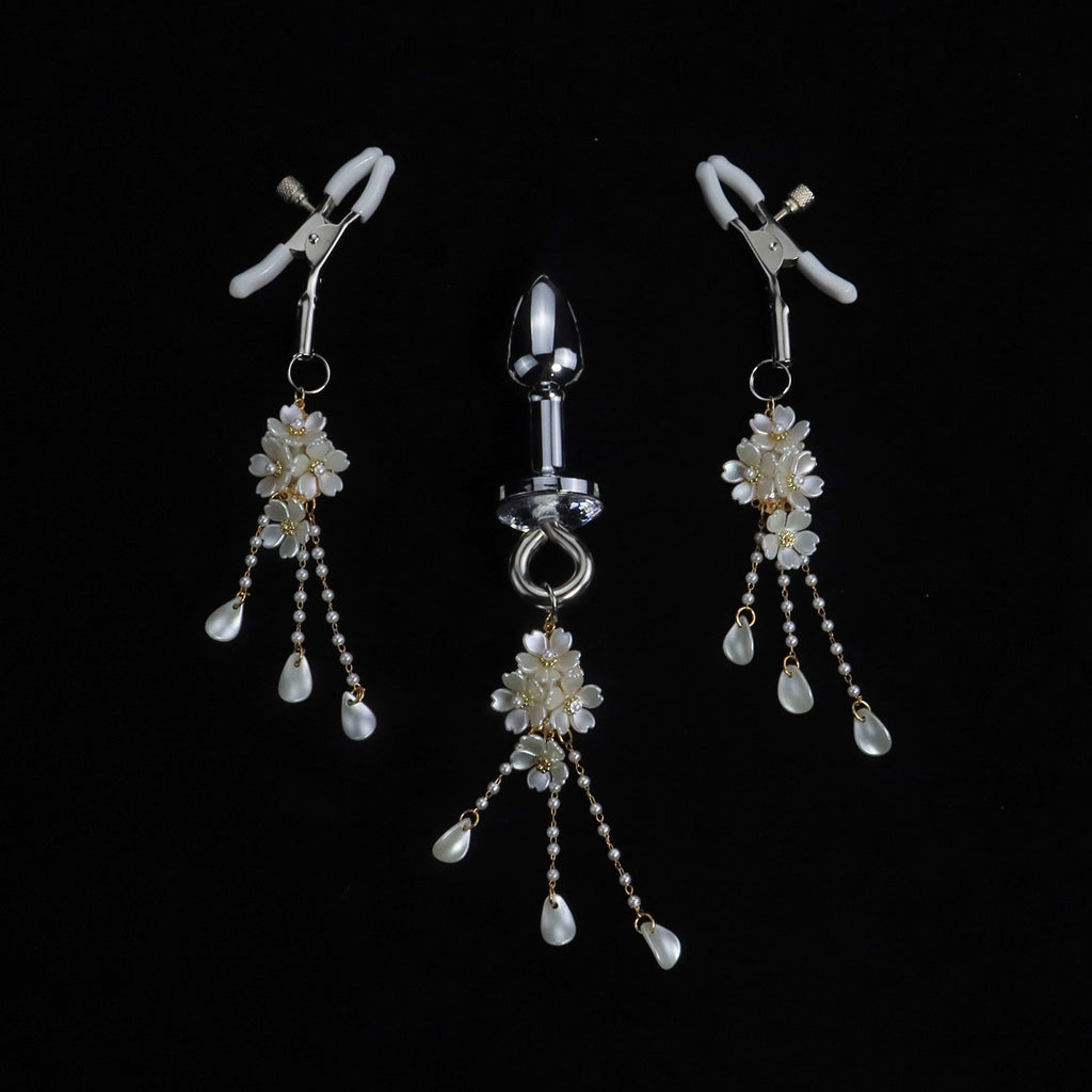 Gothic Tassel Flower Pendant - Multi-Color close-up detail | Blackyyds