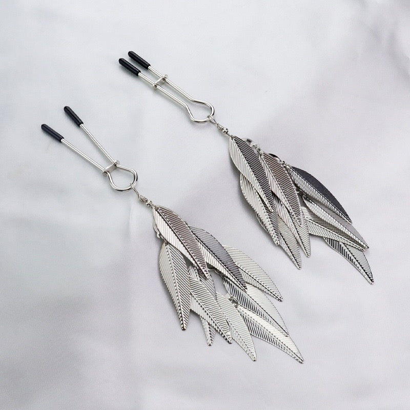 Gothic Tassel Leaf Pendant - Gold-and-Silver Clip Attachment product view 3 | Blackyyds
