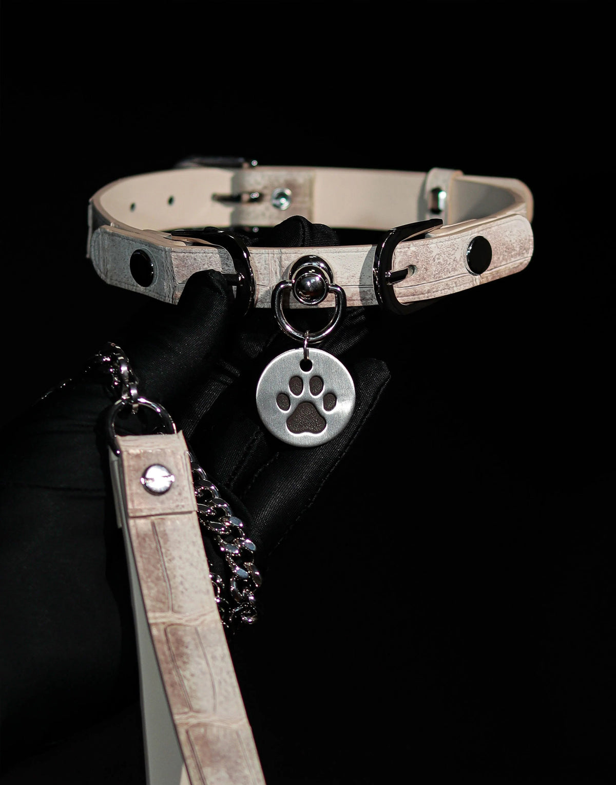 white leash crocodile choker front view | Blackyyds