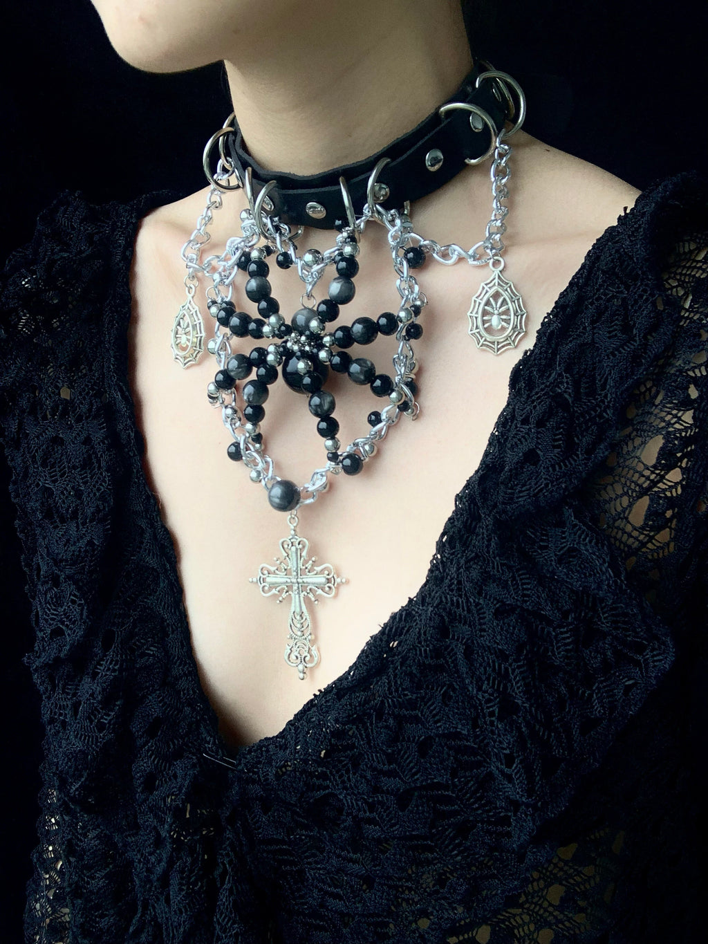 Night Spirit Spider Necklace Collar Dark Punk Gothic Choker close-up detail | Blackyyds