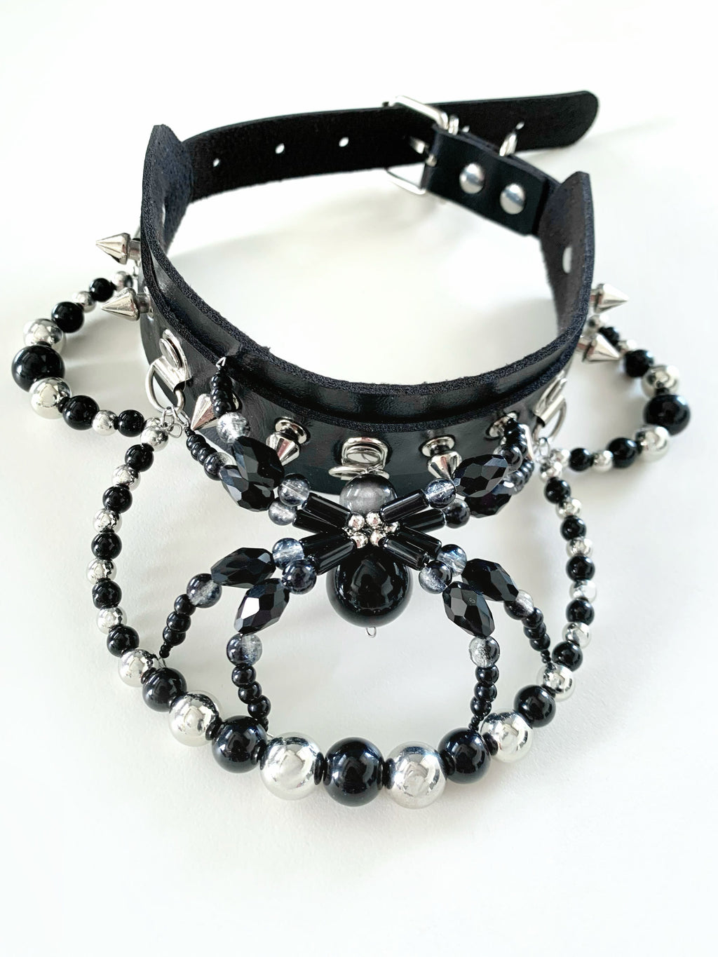 dark spider choker close-up of dark | Blackyyds
