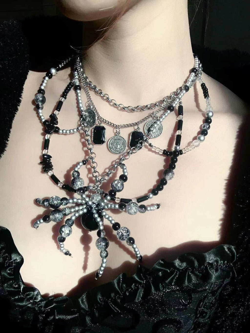 Snow Thorn Spider Necklace Dark Gothic Punk Handmade close-up detail | Blackyyds