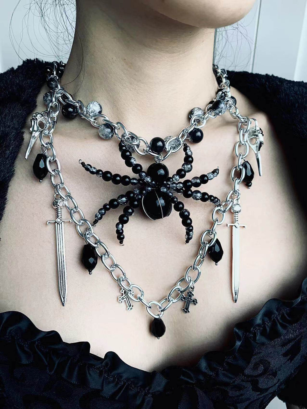 Venom Spider Necklace Dark Gothic Punk Handmade close-up detail | Blackyyds