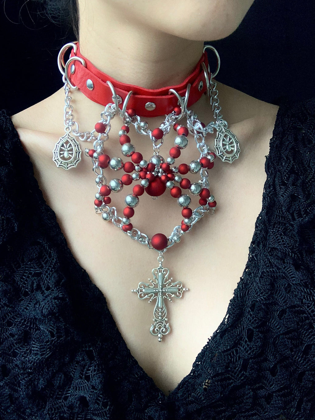 Silver Red Spider Necklace Collar Dark Punk Gothic Choker close-up detail | Blackyyds