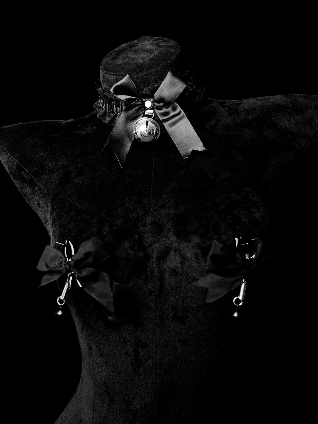 Y2K Bow Bell Set - Black-and-White Clip Attachment product view 3 | Blackyyds