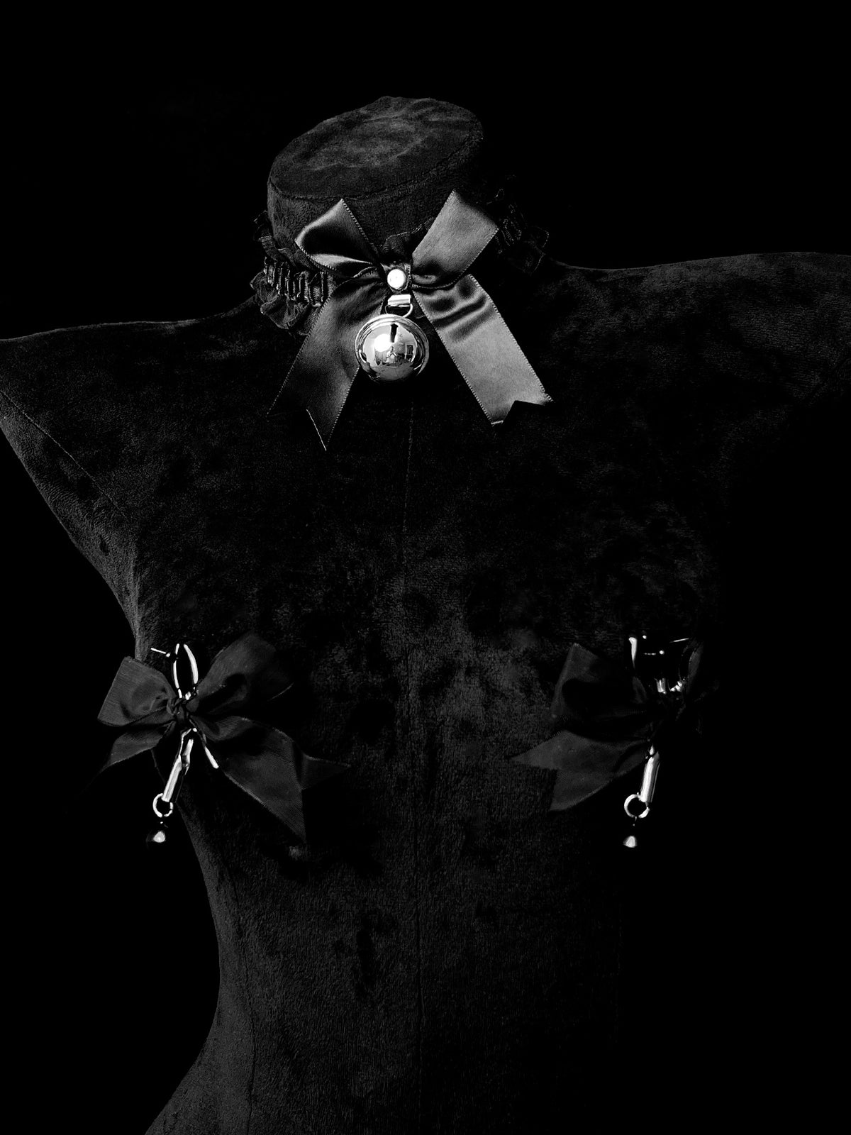 Y2K Bow Bell Set - Black-and-White Clip Attachment product view 3 | Blackyyds