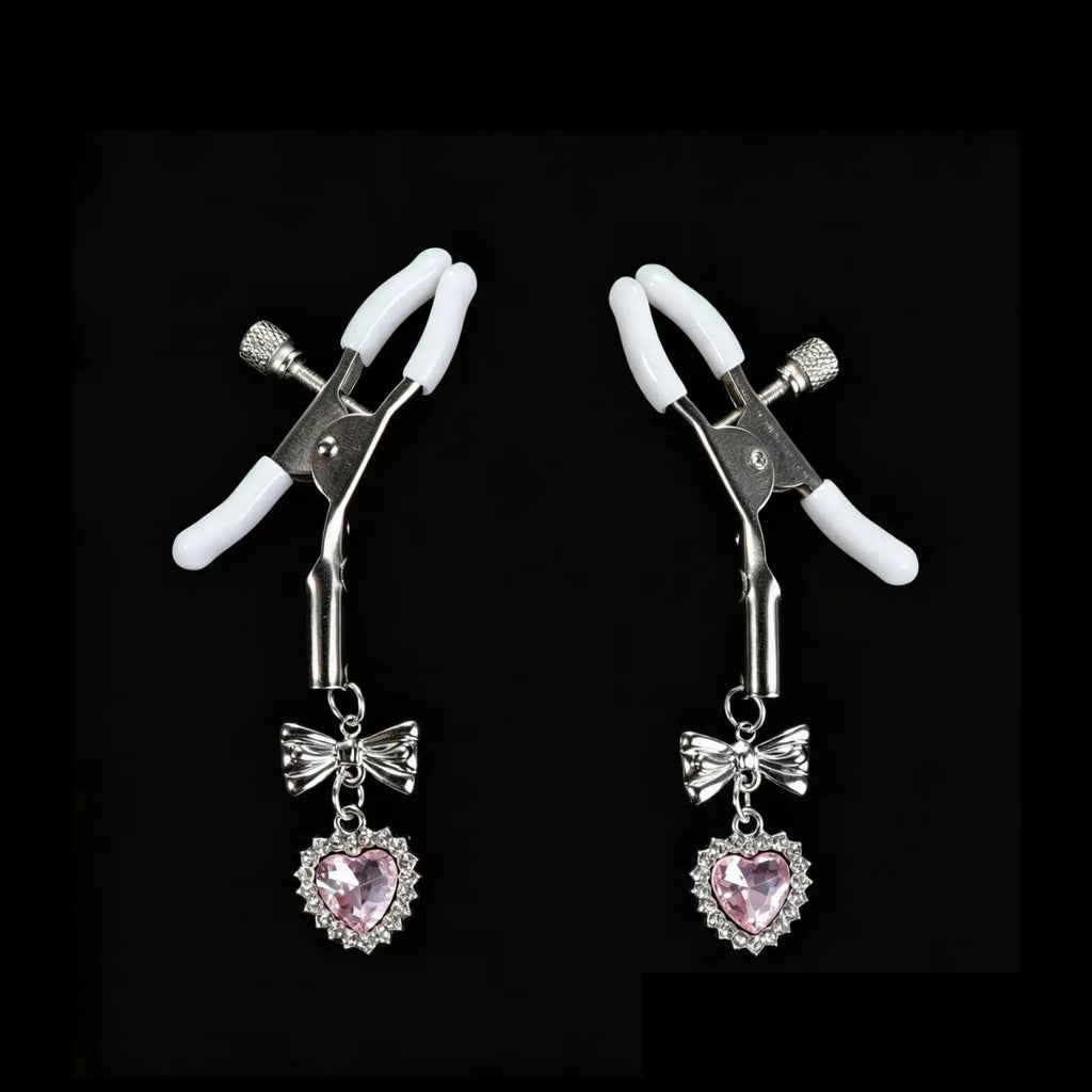 Y2K Heart Choker - Pink Rhinestone Clip Attachment close-up detail | Blackyyds