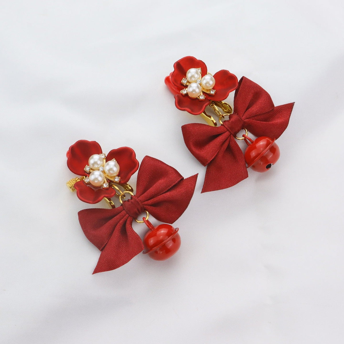 white petal bell pendant alternate angle | Blackyyds